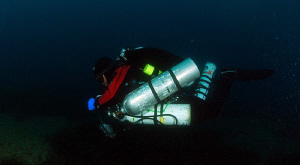 Tek Diver  on his way through deco. by Andy Kutsch 